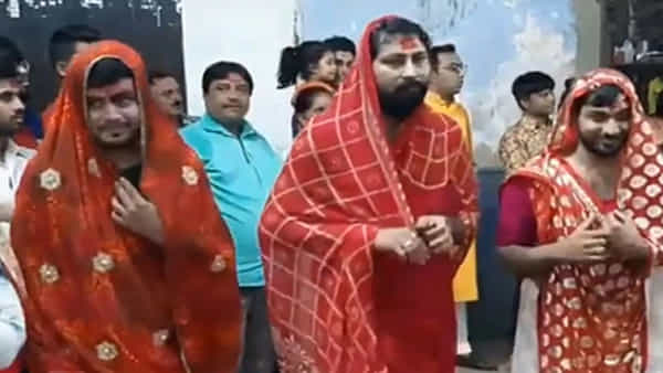 Navratri 2022: ఇదో వింత ఆచారం..అక్కడ పురుషులు చీరలు ధరించి ‘గర్బా’ నృత్యం చేస్తారు.. ఎందుకో తెలుసా?