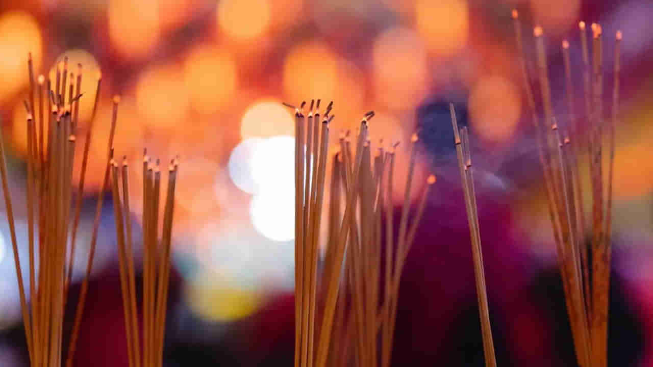 Benefits of Incense: ఇంట్లో వేసే ధూపం వెనుక అసలు రహస్యం..! ఆ దిశగా వేస్తే అధిక ప్రయోజనం,లక్ష్మీ అనుగ్రహం..