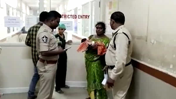 Andhra Pradesh: ఇంత పిచ్చి ఉంటే ఎలా తల్లీ.. భర్త మీద కోపంతో పసికందును ముళ్ల పొదల్లో వదిలి వెళ్లిన వైనం..