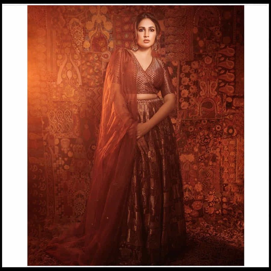 Lavanya Tripathi: రాకుమారి లావణ్యం.. మెస్మరైసింగ్ ఫొటోస్ తో అందాల రాక్షసి..