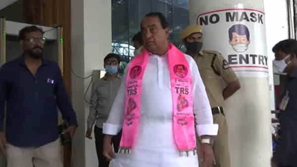 BJP-TRS: మంత్రి ఇంద్రకరణ్రెడ్డికి నిరసన సెగ.. దళితులకు క్షమాపణ చెప్పాలంటూ బీజేపీ శ్రేణుల డిమాండ్..