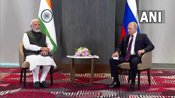 Narendra Modi: ఈ తరానికి కావాల్సింది యుద్ధం కాదు.. రష్యా ప్రధాని పుతిన్తో మోదీ ఆసక్తికర వ్యాఖ్యలు..