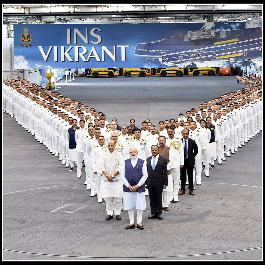 నౌకాదళ అమ్ములపొదిలోకి INS విక్రాంత్ సంబంధించిన ఫొటోస్..