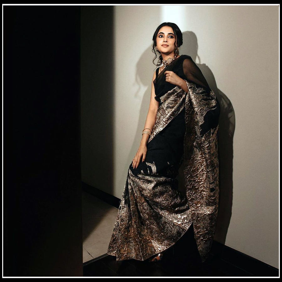 Priyanka Mohan: పరువాల పడుచు అందాల వెల్లువ.. ప్రియాంక మోహన్ ఎట్రాక్టీవ్ ఫోటోస్..