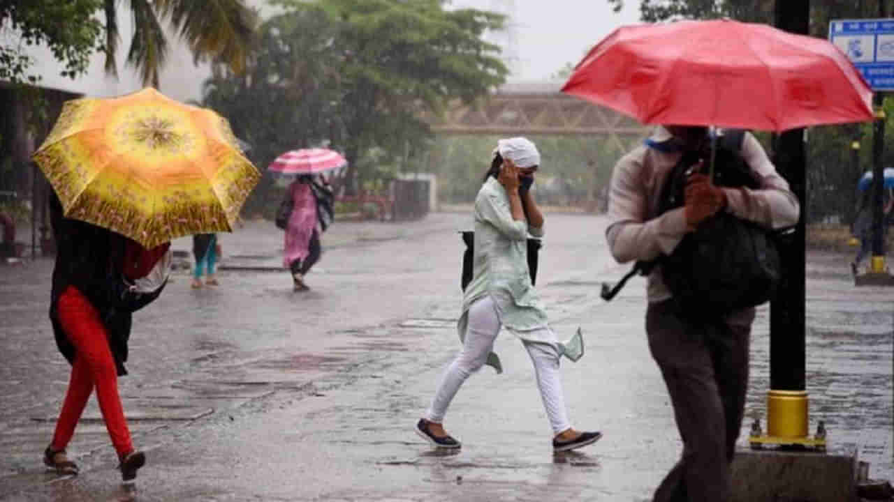 Rain Alert: తెలుగు రాష్ట్రాల ప్రజలకు అలర్ట్‌.. రానున్న మూడు రోజుల్లో భారీ వర్షాలు.. ఈ జిల్లాలకు ఎల్లో అలర్ట్‌..