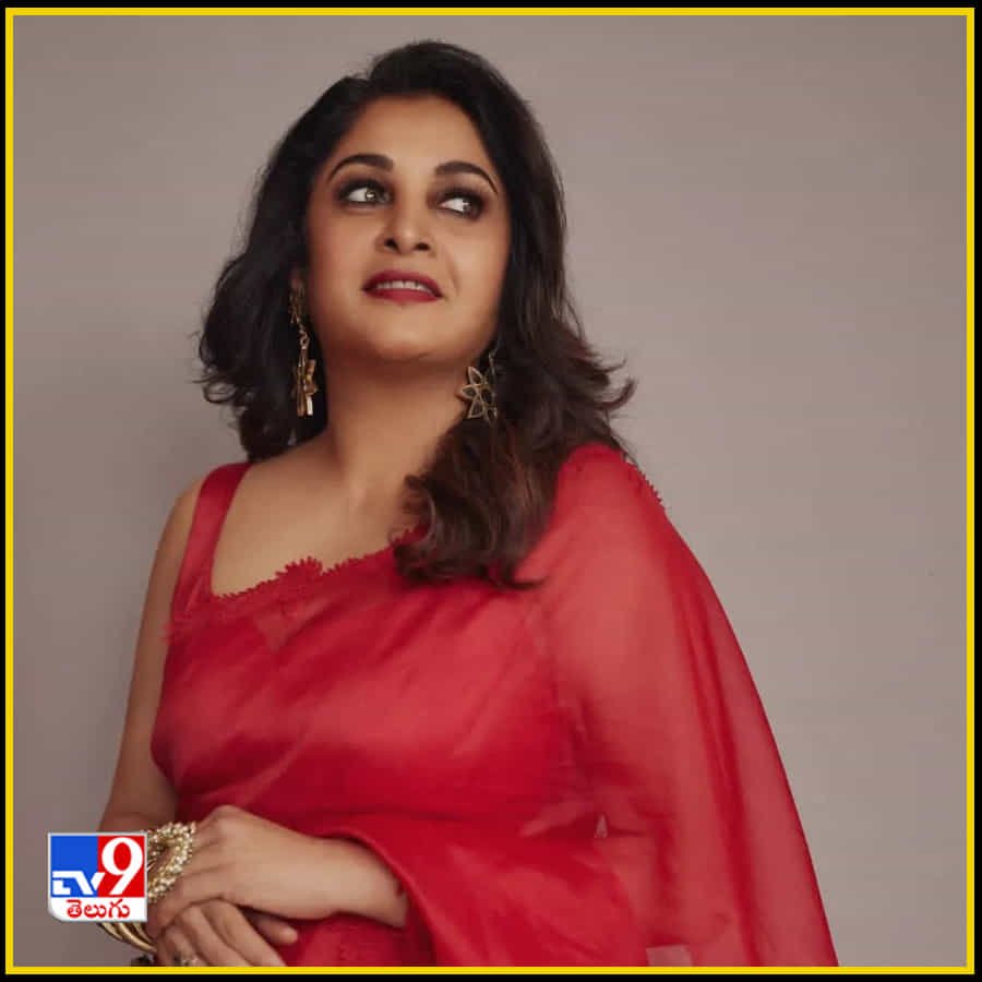 లేటు వయసులో రమ్యకృష్ణ గ్లామర్ ట్రీట్