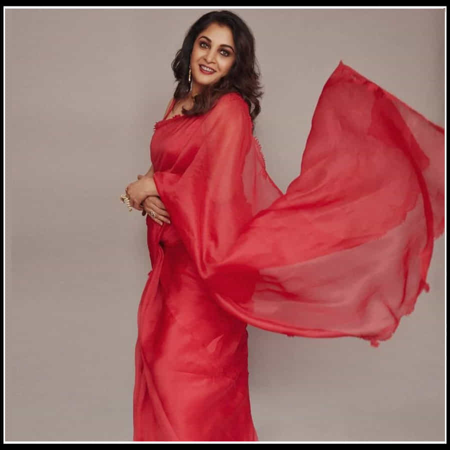 Ramya Krishnan: అవునా..! స్వర్గలోక రంభ.. భూలోక రమ్య ఒక్కరే నా..? అన్నట్టు పడుచుతనంలో కనిపిస్తున్న రమ్యకృష్ణ ఫొటోస్