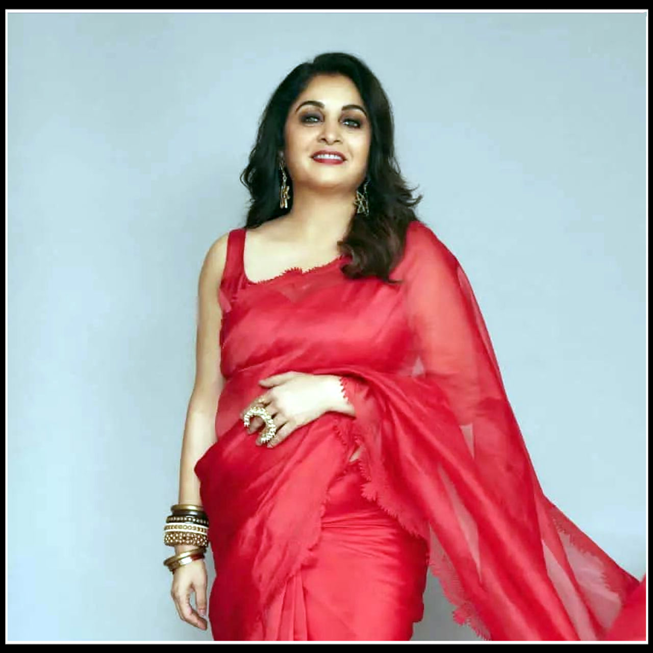 Ramya Krishnan: అవునా..! స్వర్గలోక రంభ.. భూలోక రమ్య ఒక్కరే నా..? అన్నట్టు పడుచుతనంలో కనిపిస్తున్న రమ్యకృష్ణ ఫొటోస్