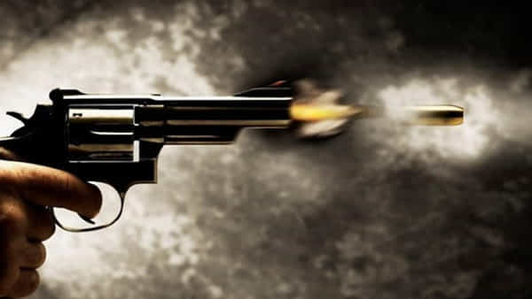 Crime News: ప్రమోషన్ ఇవ్వలేదని బాస్ కుటాంబానే కడతేర్చాడు.. 8 ఏళ్లుగా తప్పించుకుంటున్నా, వదలని విధి..