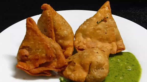 Samosa: చలికాలపు సాయంత్రాలు.. వేడి వేడి టీ తో పాటు ఈ వెరైటీ సమోసాలనూ ఓ సారి ట్రై చేయండి..