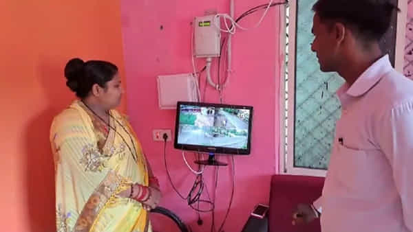 Sarpanch: ఆదర్శ మహిళా సర్పంచ్.. ఊరి భద్రత కోసం ఏం చేసిందో తెలిసి సెల్యూట్ చేస్తున్న గ్రామస్తులు