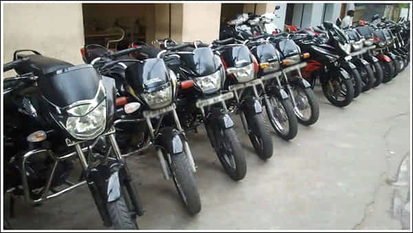 Second Hand Bikes: సెకండ్ హ్యాండ్ బైక్ కొనాలనుకుంటున్నారా..? అతి తక్కువ ధరల్లో ఈ మూడు ద్విచక్ర వాహనాలు