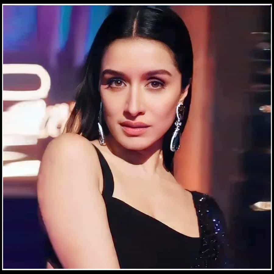Shraddha Kapoor: మేనకలా హొయలు పోతున్న  శ్రద్ధా కపూర్..