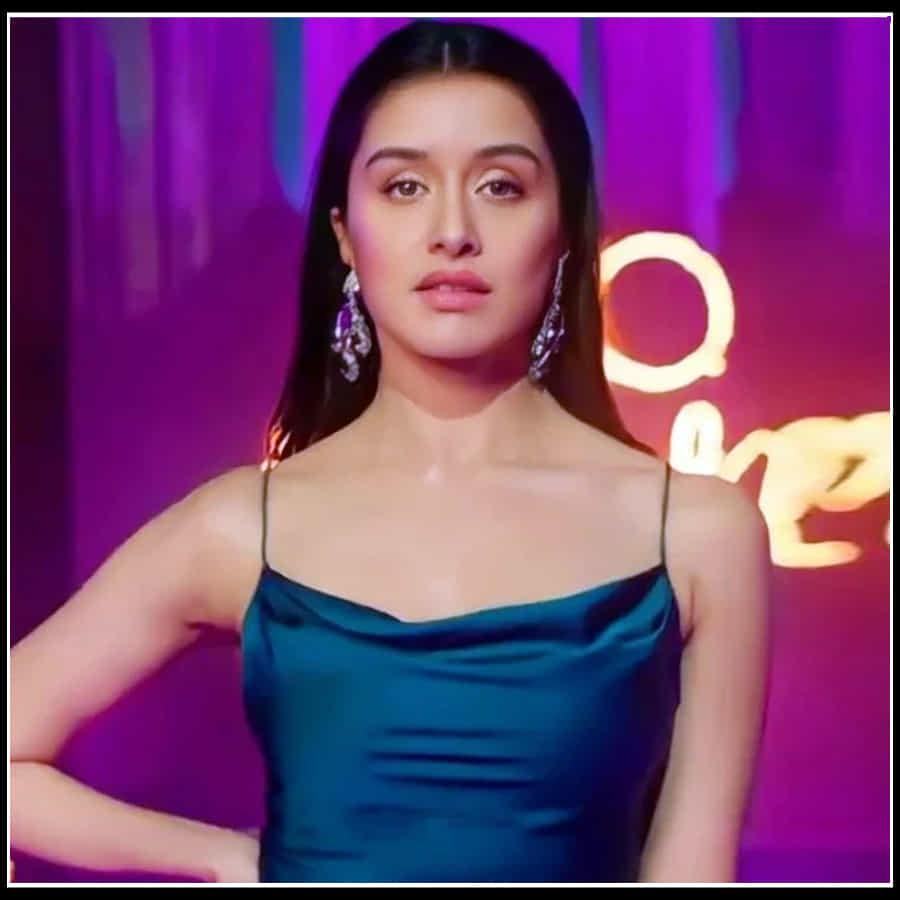 Shraddha Kapoor: మేనకలా హొయలు పోతున్న  శ్రద్ధా కపూర్..