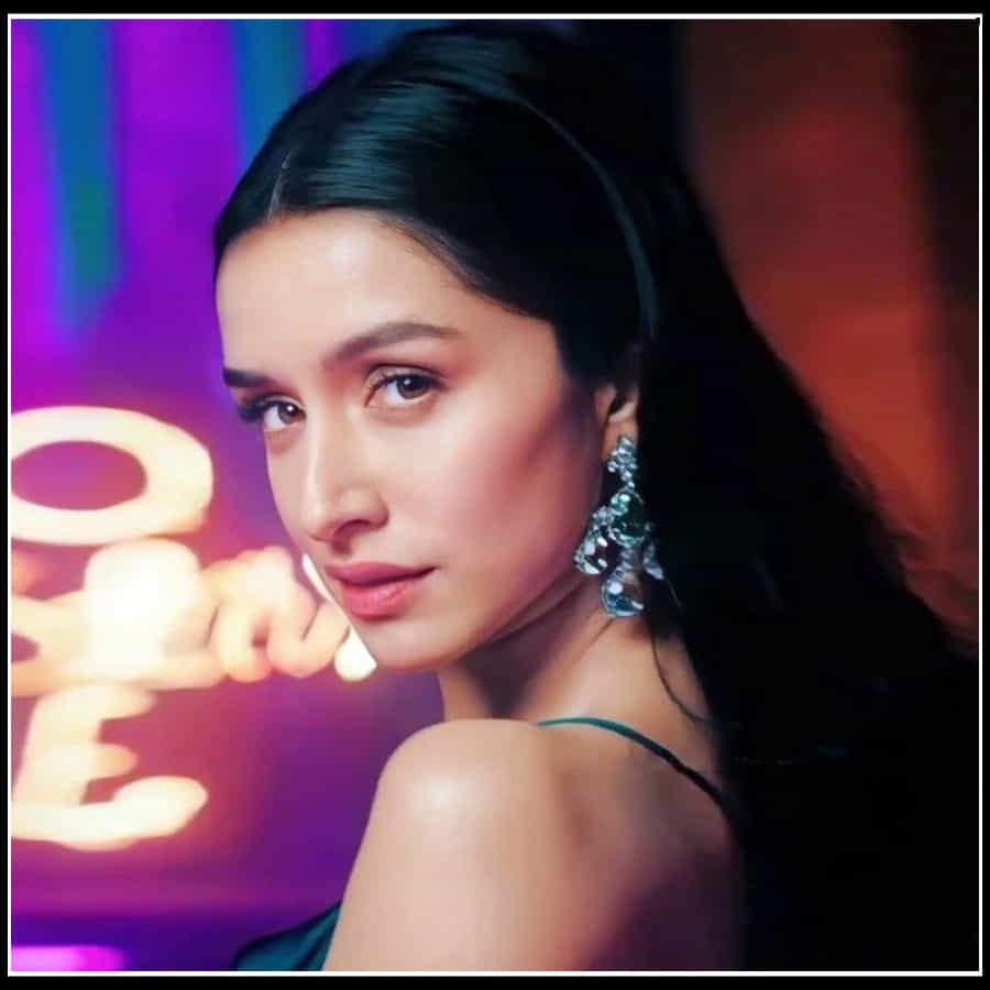 Shraddha Kapoor: మేనకలా హొయలు పోతున్న  శ్రద్ధా కపూర్..