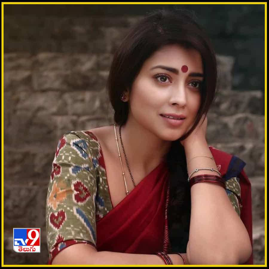 Shriya Saran New Photos. Credit by:Shriya Saran/Instagram