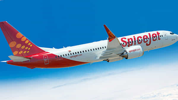 Spicejet: స్పైస్జెట్పై కీలక నిర్ణయం తీసుకున్న డీజీసీఏ.. మరికొంత కాలం ఆంక్షలు తప్పవంటూ..