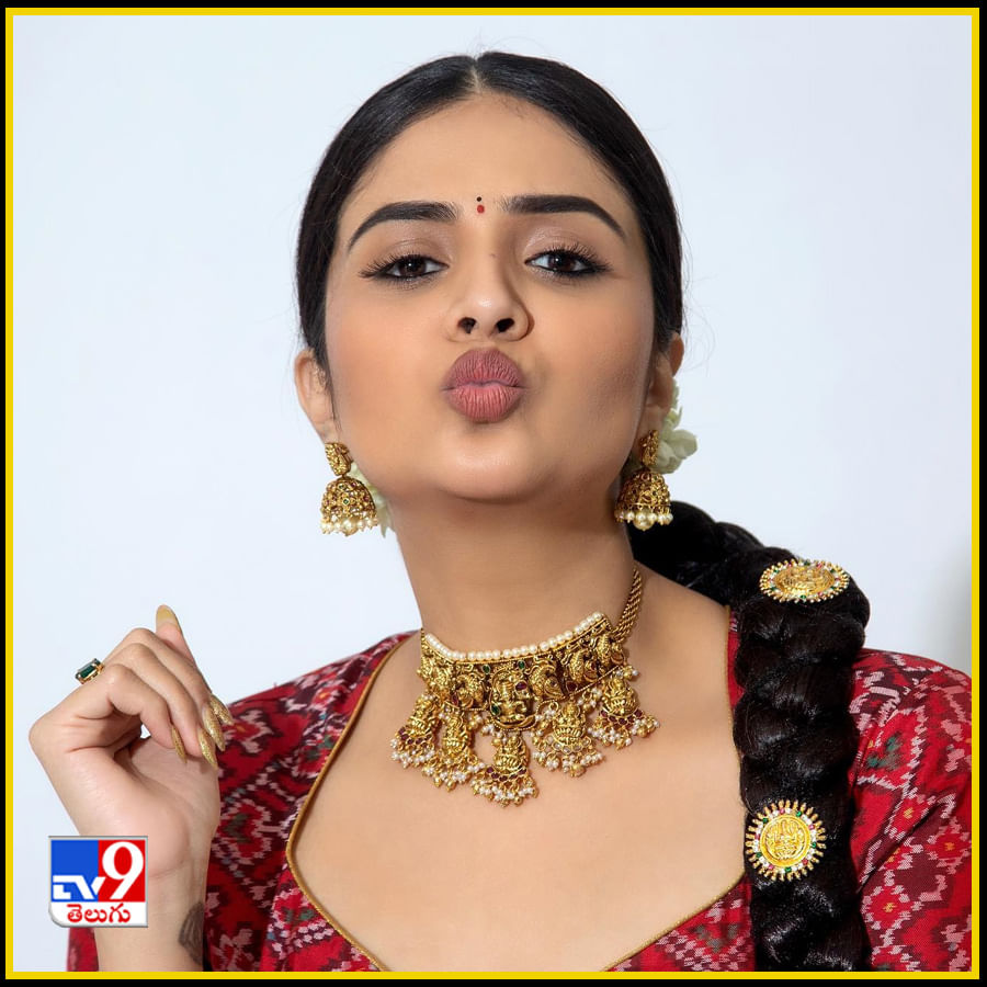 Sreemukhi New Photos. Credit by:Sreemukhi/Instagram