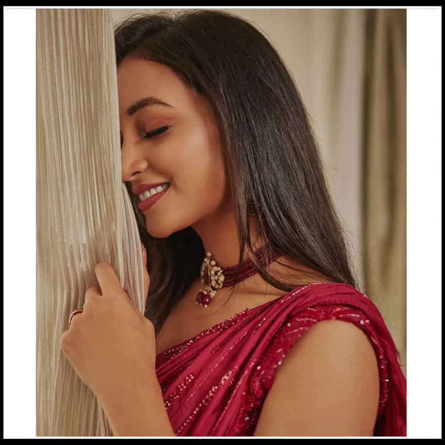  Srinidhi Shetty: లయాలతో , హొయలతో మైమరిపిస్తున్న ముద్దుగుమ్మ 'శ్రీనిధి'..