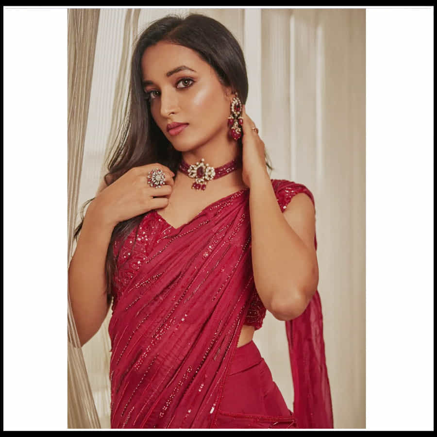  Srinidhi Shetty: లయాలతో , హొయలతో మైమరిపిస్తున్న ముద్దుగుమ్మ 'శ్రీనిధి'..