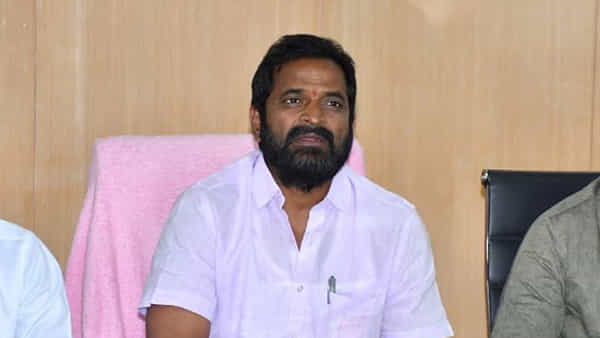 IND vs AUS: ఉప్పల్ మ్యాచ్ టికెట్ల విక్రయాల్లో గందరగోళం.. లెక్క చెప్పాలంటూ హెచ్సీఏకు క్రీడామంత్రి ఆదేశాలు