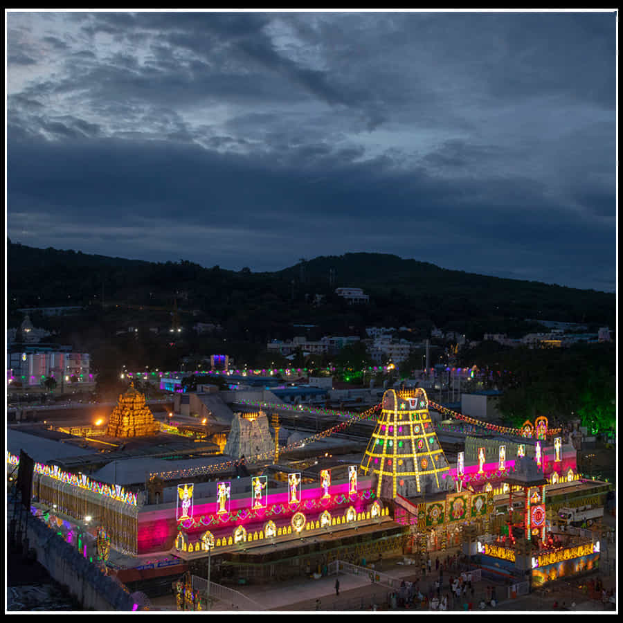 Srivari Brahmotsavam: లైటింగ్ కాంతులతో మెరిసిపోతున్న తిరుమల తిరుపతి దేవస్థానం.. ఎట్రాక్టీవ్ ఫొటోస్.