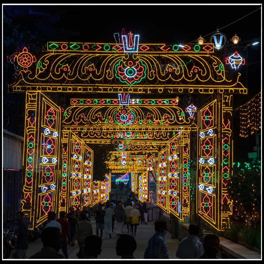 Srivari Brahmotsavam: లైటింగ్ కాంతులతో మెరిసిపోతున్న తిరుమల తిరుపతి దేవస్థానం.. ఎట్రాక్టీవ్ ఫొటోస్.