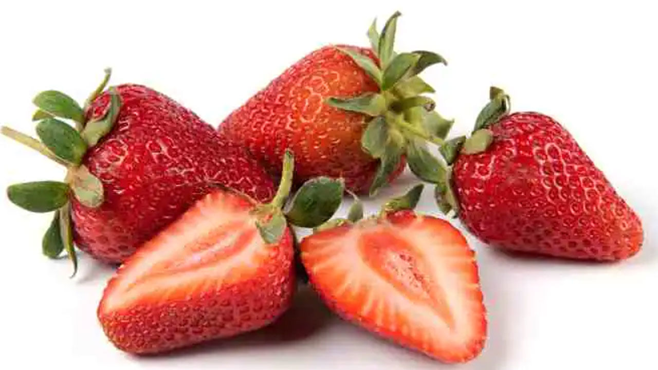 Strawberry: స్ట్రాబెర్రీలతో బోలెడన్ని లాభాలు.. రెగ్యులర్‌గా తింటే క్యాన్సర్ సహా ఆ జబ్బులకు చెక్ పెట్టొచ్చు..