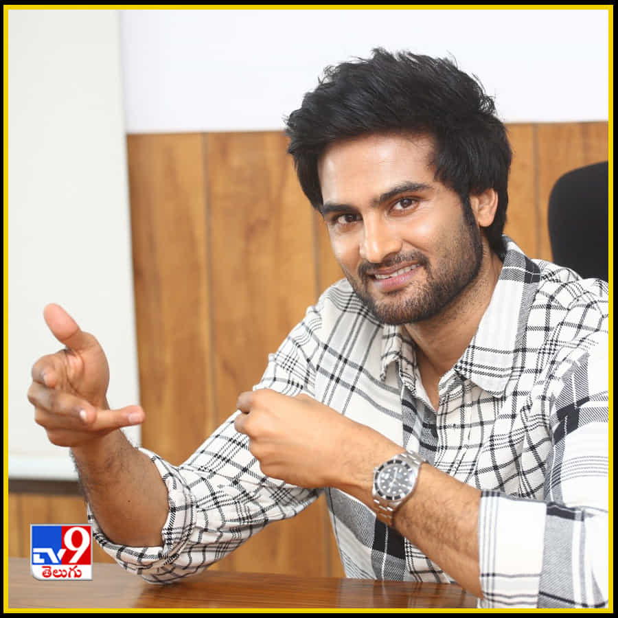కాజ్యువల్ లుక్ లో కేక పుట్టిస్తున్న నైట్రో స్టార్