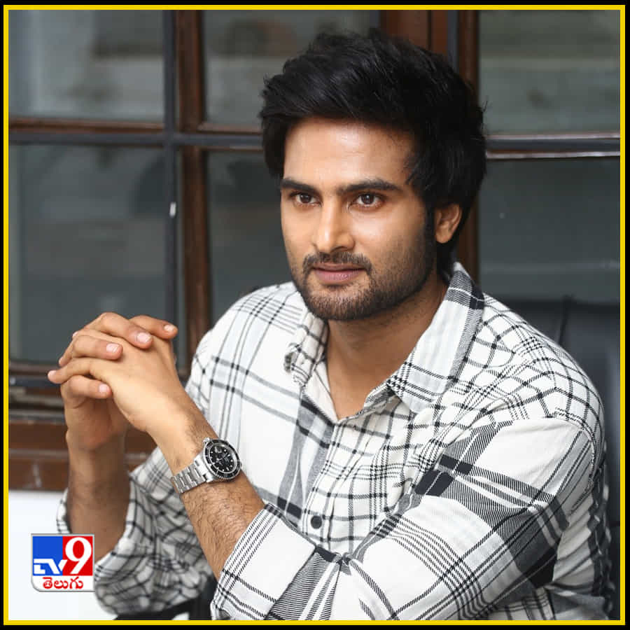 కాజ్యువల్ లుక్ లో కేక పుట్టిస్తున్న నైట్రో స్టార్