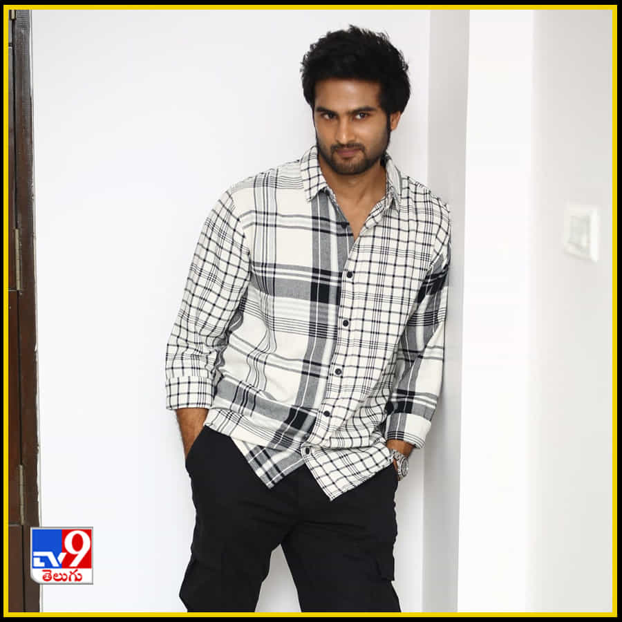 కాజ్యువల్ లుక్ లో కేక పుట్టిస్తున్న నైట్రో స్టార్