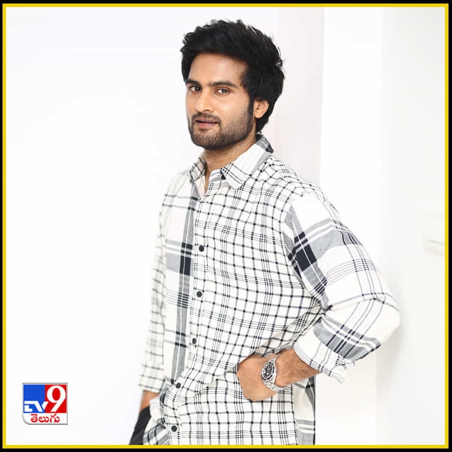 కాజ్యువల్ లుక్ లో కేక పుట్టిస్తున్న నైట్రో స్టార్