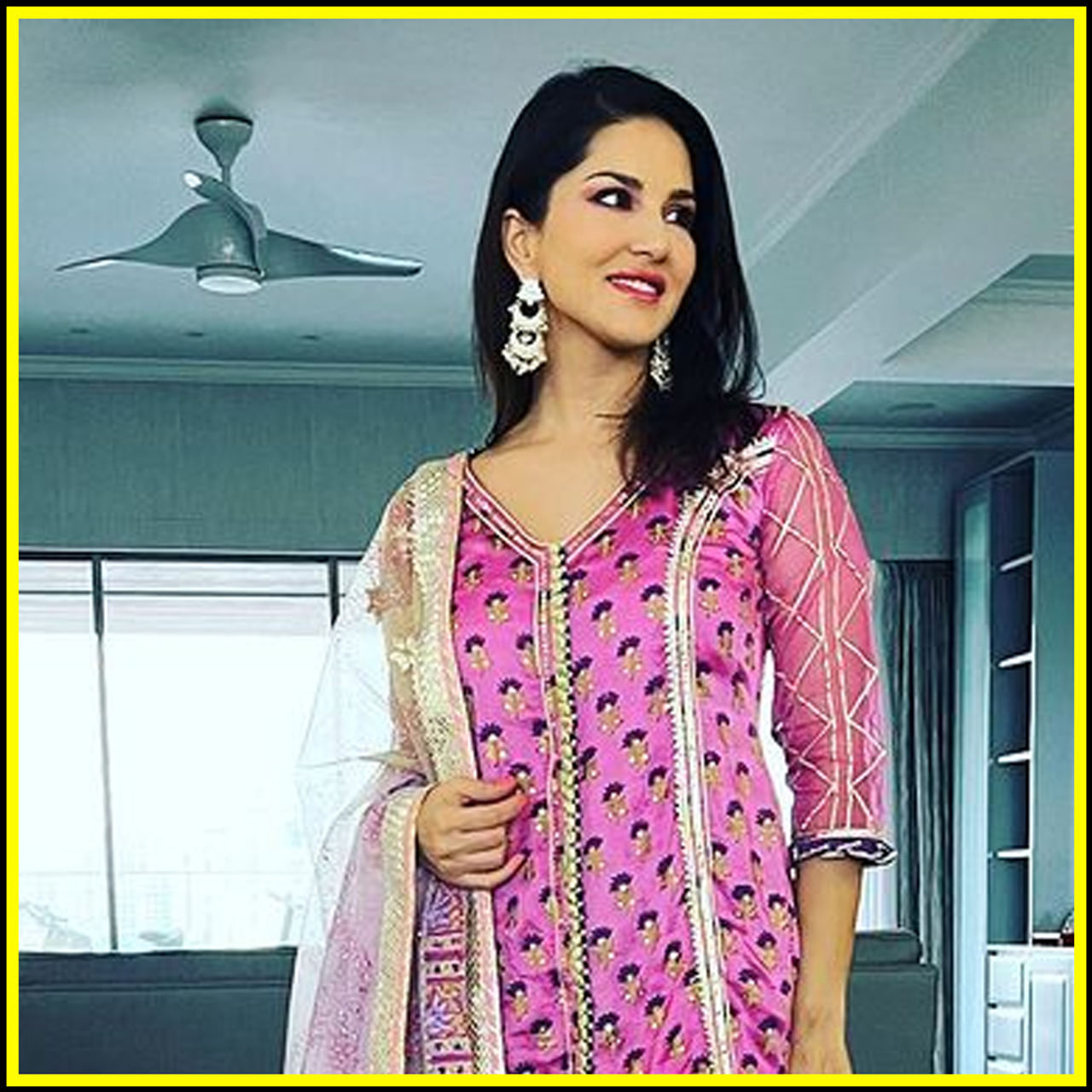 Sunny Leone New Photos.Credit by:Sunny Leone/Instagram