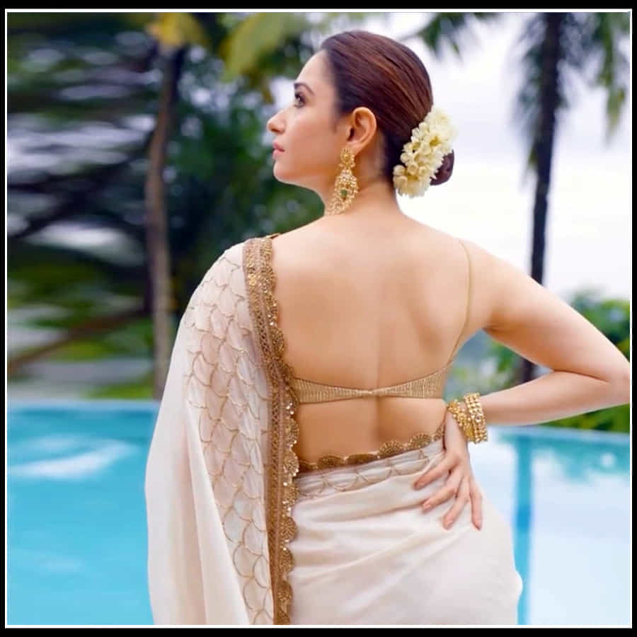 Tamannaah: ఆమె నవ్విందంటే చందమామ చాటేస్తుంది ముఖం.. తమన్నా అందచందాలకు ఫిదా..