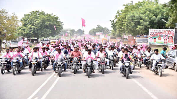 National Integration Day: ఇవాళ్టి నుంచి టీఆర్ఎస్ జాతీయ సమైక్యత వజ్రోత్సవాలు.. అన్ని నియోజకవర్గాల్లో జాతీయ జెండాతో బైక్ ర్యాలీలు