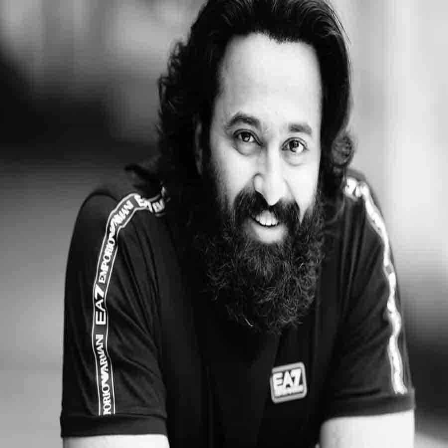ఉన్ని ముకుందన్ అసలు పేరు ఉన్నికృష్ణన్ ముకుందన్. ఐతే సినీ ఇండస్ట్రీలోకి వచ్చిన తర్వాత పేరును ఉన్ని ముకుందన్గా మార్చుకున్నాడు.