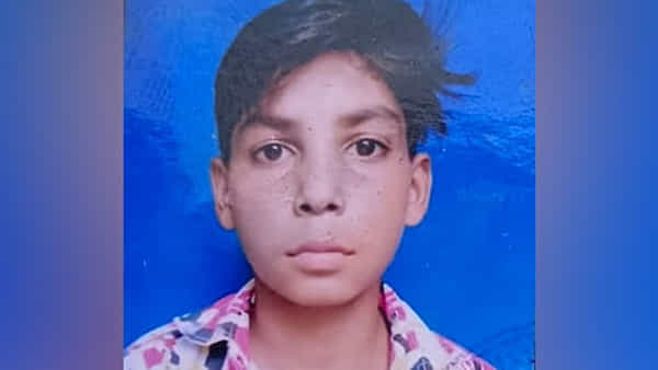 Crime News: దారుణం.. పదం తప్పుగా పలికాడని.. దళిత విద్యార్థిని కొట్టి చంపిన ఉపాధ్యాయుడు..