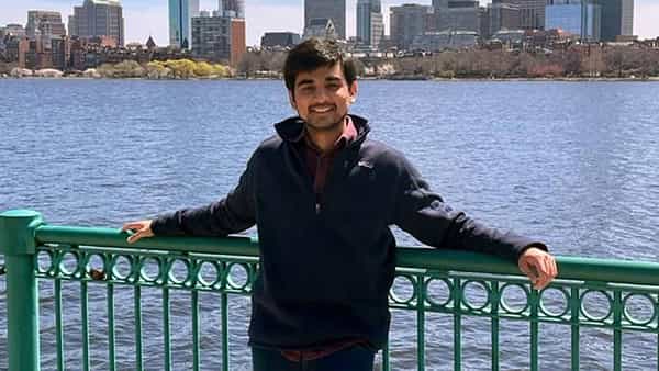 Success Story: మొదటి జీతం డాలర్లలోనే తీసుకోవాలని.. ప్రపంచ బ్యాంక్ లో జాబ్ సంపాదించిన భారతీయ యువకుడు.. సక్సెస్ స్టోరీ మీ కోసం