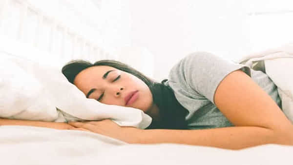 Health Tips: బరువు తగ్గడానికి ఎన్ని గంటలు నిద్రపోవాలో తెలుసా.. నిపుణులు ఏమన్నారంటే..