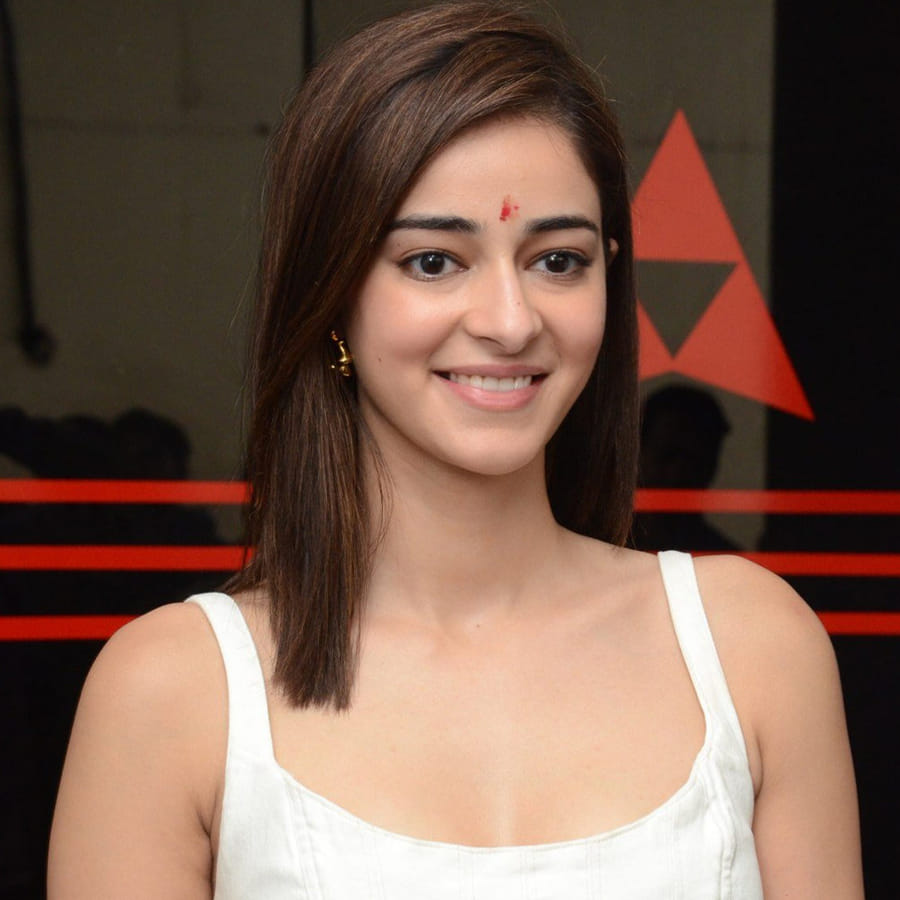 విజయ్ దేవరకొండ తొలి ప్యాన్ ఇండియా సినిమా 'లైగర్'. హిందీ తెలుగు భాషల్లో తెరకెక్కిన ఈ మూవీలో అనన్య పాండే హీరోయిన్ గా నటించింది.