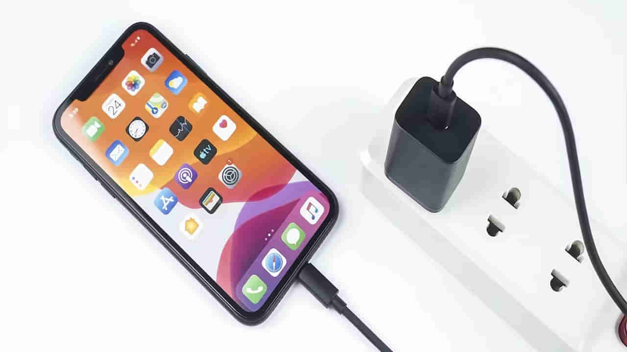 Apple Iphone: ఐఫోన్‌ యూజర్లకు పండగలాంటి వార్త.. ఇకపై ఛార్జింగ్‌ సమస్యలకు ఫుల్‌స్టాప్‌..