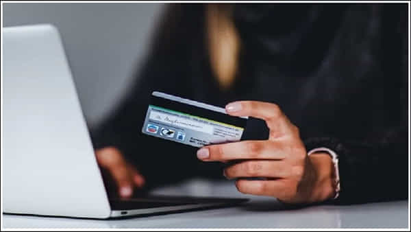 Bank Account: ఎస్బీఐ పేరుతో వస్తున్న ఈ మెసేజ్ల పట్ల జాగ్రత్త.. లేకపోతే బ్యాంకు ఖాతా ఖాళీ..