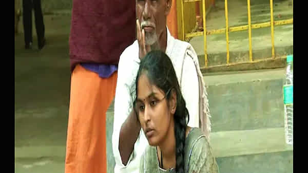 ఆమెకు 15 మంది బాయ్ఫ్రెండ్స్.. ఒకరికి తెలియకుండా మరొకరితో.. సీన్ కట్ చేస్తే.!