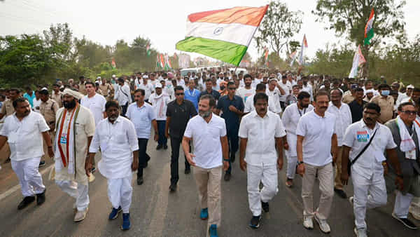 Bharat Jodo Yatra: ఉత్సాహంగా భారత్ జోడో యాత్ర.. ప్రజా సమస్యలు తెలుసుకుంటూ ముందుకు సాగుతున్న రాహుల్..