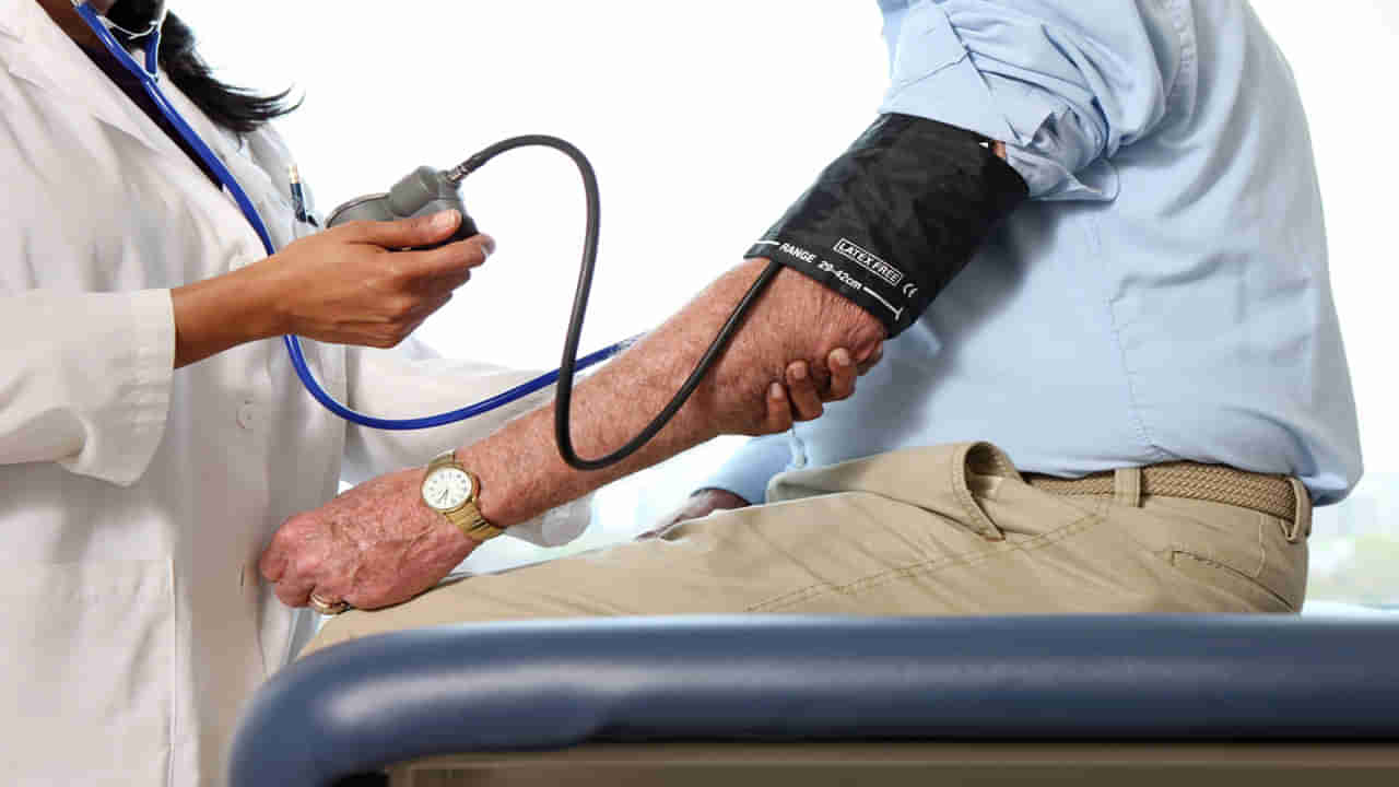 Blood Pressure: అసలు మనిషికి బీపీ ఎంత ఉండాలి..? తగ్గితే ఎలాంటి లక్షణాలు కనిపిస్తాయి.. నిర్లక్ష్యం చేస్తే మాత్రం..