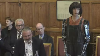 నిప్పుతో చెలగాటమాడితే ఇలాగే ఉంటుంది.. స్టంట్స్ చేయబోయి.. ఊహించని విధంగా విలవిల్లాడిపోయాడు..