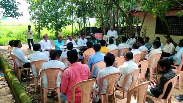 Maharashtra BRS: బీఆర్ఎస్కు జై కొడుతున్న ‘మహా’ ప్రజలు.. కేసీఆర్ ఓకే అంటే పోటీకి సై అంటున్న సర్పంచులు..