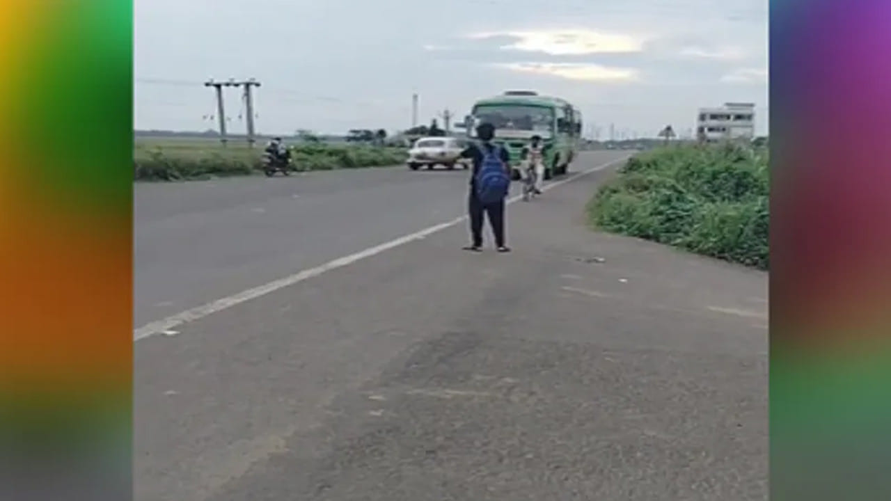 అరె ఏంట్రా ఇది.. బస్సును ఆపావా.. సైకిల్ ను ఆపావా.. వీడియో చూస్తే పడీ పడీ నవ్వాల్సిందే..