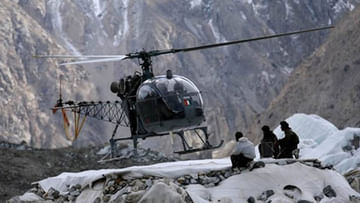 Army Cheetah Helicopter: కుప్పకూలిన ఆర్మీ చీతా హెలికాప్టర్.. పైలట్ మృతి.. మరొకరికి తీవ్రగాయాలు..