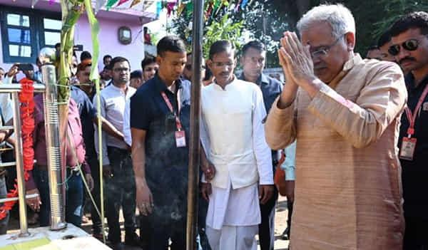 Watch Video: కొరడా దెబ్బలు తిన్న ఛత్తీస్గఢ్ ముఖ్యమంత్రి భూపేశ్ భాఘేల్.. ఎందుకంటే..